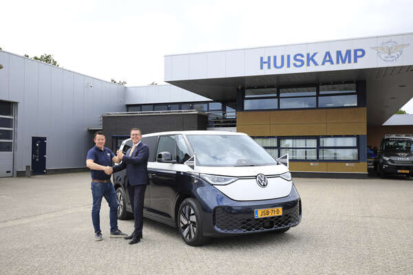 Onze eerste volledig elektrische rouwauto is een feit